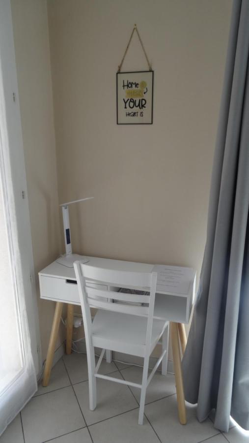 Appart T2 Standing Tout Confort Avec Balcon - Parking En Option Lyon Luaran gambar