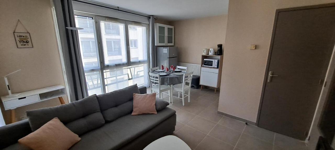 Appart T2 Standing Tout Confort Avec Balcon - Parking En Option Lyon Luaran gambar